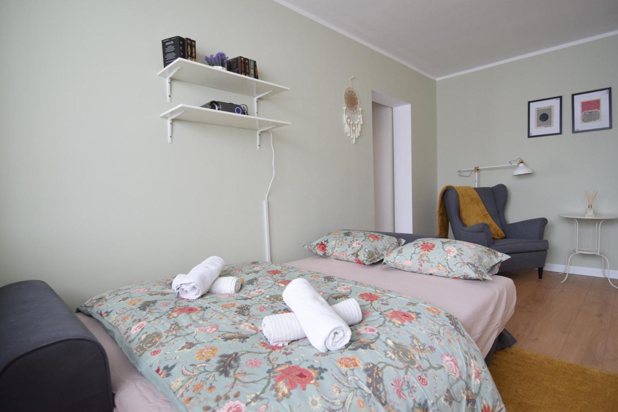 Stylish Apartment With Video Projector Bucharest Exterior photo